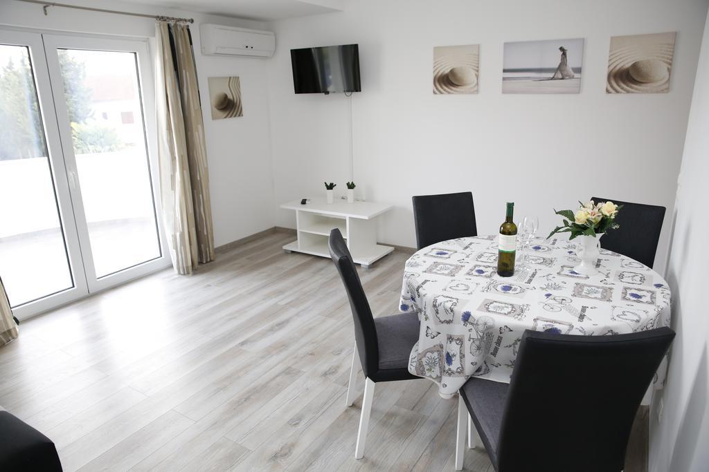 Apartments Gabrijel โวดีเซ ภายนอก รูปภาพ