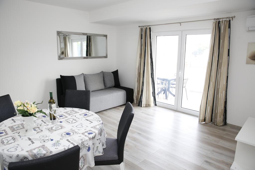 Apartments Gabrijel โวดีเซ ภายนอก รูปภาพ