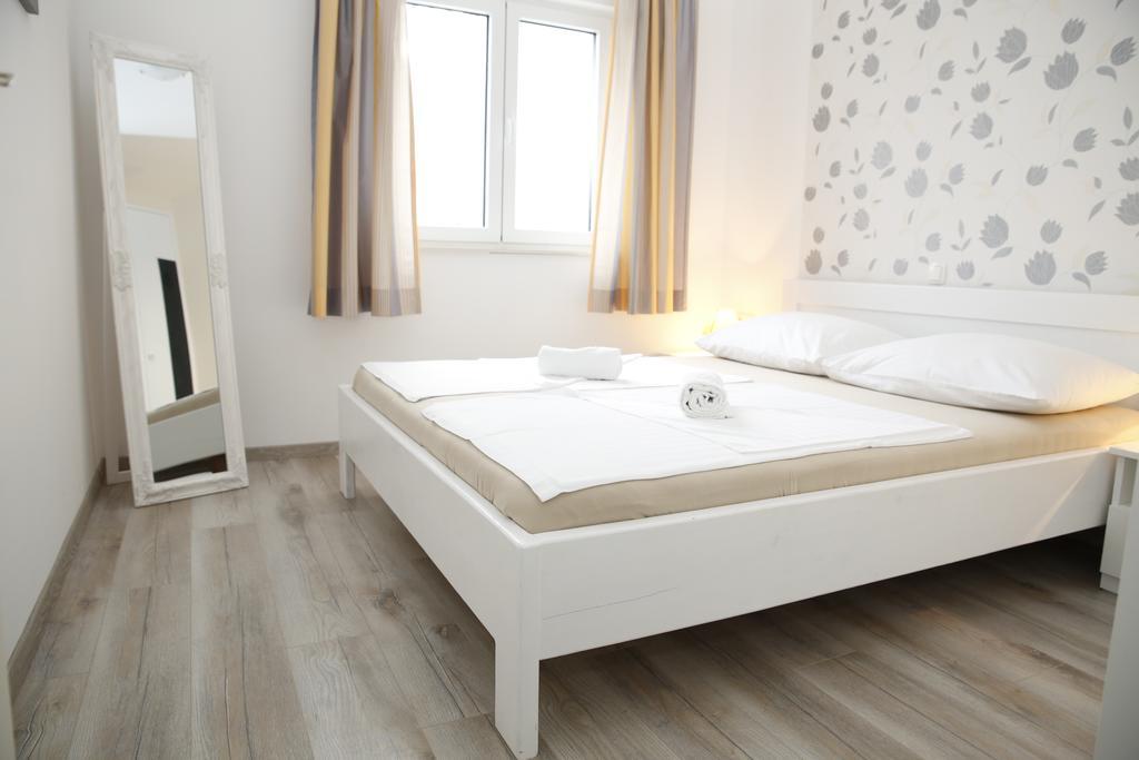 Apartments Gabrijel โวดีเซ ภายนอก รูปภาพ